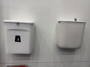 Puerta de Entrada para <span class=keywords><strong>Caravana</strong></span> RV, Estilo Europeo, Impermeable, Exterior, Manual, de Aleación de Aluminio, <span class=keywords><strong>Doble</strong></span> Vidrio Acrílico, Puerta Interior, Cubo de Basura Negro - Product Image 4