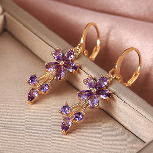 Pendientes de Cobre con Circonita Cúbica Floral para Mujer, Joyería Elegante para Oficina y Moda - Product Image 3