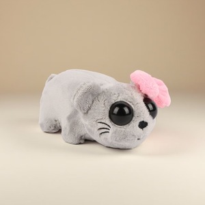 Peluche di Criceto Triste 15cm, Simpatico Animale di Peluche Melancolico a Forma di Panetto Grigio con Grandi Occhi Lucidi e Fiocco Rosa, Regalo, Fornitura all'Ingrosso - Product Image 2