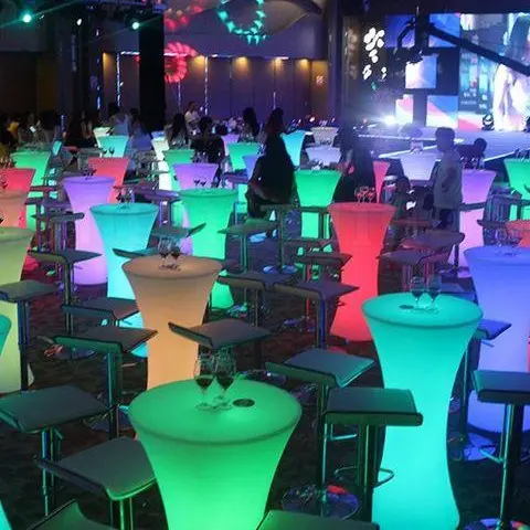ファッションパーティーイベント屋外家具金属フレームPEプラスチックLED照明屋外バーテーブル