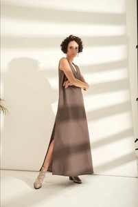 Style intemporel dans les dames bio lin doux longue sans manches coupe ample belle robe avec col en V sexy et longue fente latérale - Product Image 5