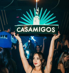 <span class=keywords><strong>Casamigos</strong></span> Botella de Tequila Presentador Acrílico Glorificador Servicio VIP Para Discoteca Lounge Bar Botella Luminosa Presentador Glorificador - Product Image 1