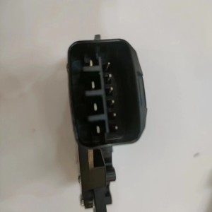 Pieza de Plástico Automotriz Yunnuo 8617A002, Moldeo por Inyección, Equipo Eléctrico Industrial - Product Image 4