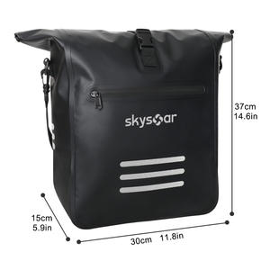 Sacoche de vélo <span class=keywords><strong>VTT</strong></span> étanche fournisseur OEM, bâche en PVC 15L, sac de vélo à toit roulant, sac de porte-bagages arrière <span class=keywords><strong>pour</strong></span> vélo d'extérieur, sac à bandoulière - Product Image 6