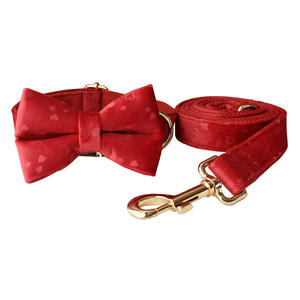 Großhandel Mode Weihnachten rot Samt Hunde halsband und Leine Set Weihnachten Pet Supplies - Product Image 4