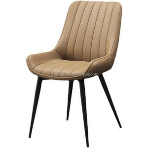 Chaises de salle à manger modernes italiennes de haute qualité en cuir PU avec pieds en métal pour la maison et les restaurants - Product Image 1