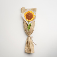 Bouquet créatif fait main en laine au crochet avec tournesols tricotés - Cadeau pour Thanksgiving, la fête des Mères, la remise des diplômes et Noël