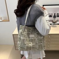Nouveau sac fourre-tout en toile style bohème pour femme, tendance vintage 2026, grande capacité, sac à bandoulière, fermeture éclair, vente en gros à prix abordable