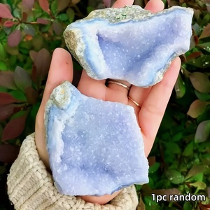 Vente flash : Géode de cristal naturel brut, spécimen minéral en forme de cube avec des pointes bleues, agate de dentelle, pierre brute, décoration d'intérieur Feng Shui - Product Image 4