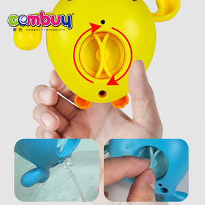 Giocattolo a Carica per <span class=keywords><strong>il</strong></span> Bagnetto dei Bambini, Paperella in Plastica che Nuota e Gioca - Product Image 3