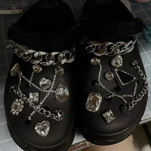 Modernos Adornos Metálicos Y2K para Zapatos con Cadena, Brillantes Cristales Grandes, Accesorios para Zuecos, Joyería de Lujo DIY para Zapatos, Regalo para Mujeres y Niñas - Product Image 1
