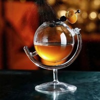 Verres à vin transparents en forme de Terre, design Tellurion créatif, pour la vente en gros