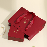 Boîte à bijoux à rabat A1 Signature Bourgogne 9,5x9,5x3,7cm, sac en papier avec logo doré 20x15cm, ensemble cadeau bracelet perle, Premium