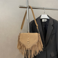 Sac bandoulière carré pour femme, nouveau, style rétro, texture givrée, avec pompon, tendance et décontracté