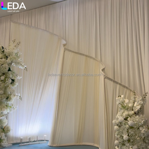 Set di Supporti Metallici a Forma di S Bianchi Minimalisti Moderni per Decorazioni di Matrimoni e Feste LEDA - Product Image 4