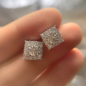 Orecchini semplici a forma di diamante quadrato per donna, accessori per l'orecchio alla moda da indossare tutti i giorni - Product Image 2