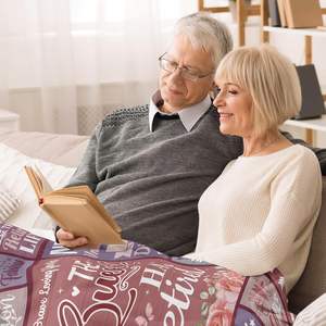 Manta de celebración de jubilación personalizable, regalo de despedida personalizado para mujeres, mamá, abuela, compañera de trabajo, maestra con mensaje cálido - Product Image 3