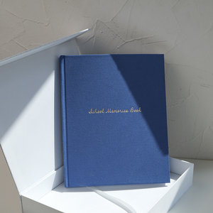 Libro dei Ricordi Scolastici con Logo Personalizzato, Completamente Personalizzabile, Diario Ricordo con Stampa in Lamina d'Oro e Copertina in Lino, con Confezione <span class=keywords><strong>Regalo</strong></span> - Product Image 1