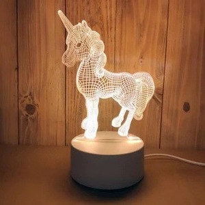 مصباح ليلي LED أكريليك ثلاثي الأبعاد بتصميم قلب الخنزير والنسر والحصان، مصباح طاولة إبداعي للأطفال بإضاءة دافئة بيضاء، هدية للأطفال - Product Image 5