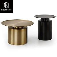 Table d'appoint de luxe pour salon au design moderne Ensemble de 2 tables basses d'appoint Table d'appoint pour salon en métal doré