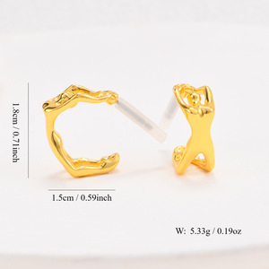 Boucles d'oreilles clous design humanoïde 3D en alliage de zinc or et argent, bijoux de mode unisexe - Product Image 3