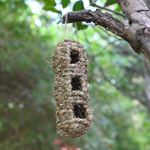 Nichoir à oiseaux en paille fait main, rectangulaire, à trois trous, décoration de jardin suspendue pour oiseaux, origine Fujian - Product Image 4