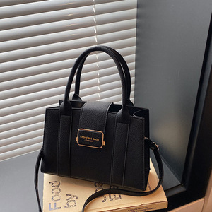 <span class=keywords><strong>Sac</strong></span> <span class=keywords><strong>à</strong></span> <span class=keywords><strong>main</strong></span> en PU, nouveau style, simple, grande capacité, <span class=keywords><strong>sac</strong></span> fourre-tout texturé, <span class=keywords><strong>sac</strong></span> <span class=keywords><strong>à</strong></span> bandoulière tendance, <span class=keywords><strong>sac</strong></span> <span class=keywords><strong>à</strong></span> <span class=keywords><strong>main</strong></span> pour femme - Product Image 2