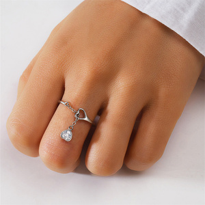 Anillo de Cadena Ajustable Clásico de Plata de Ley S925 con Baño de Rodio y Diseño de Corazón con Circonita Blanca para Regalos de Boda para Mujer - Product Image 2