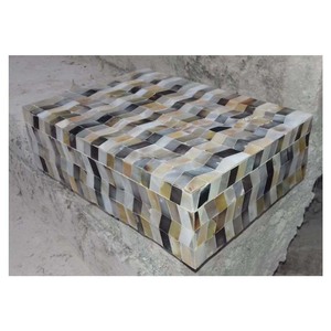 Boîte rectangulaire en nacre naturelle, couleur naturelle, finition brillante, pour la décoration de la maison et les cadeaux. - Product Image 1