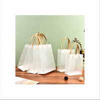 Sacs cadeaux et de shopping Spotly en PE plastique dépoli durable pour vêtements, souvenirs, personnalisables, avec poignée ajustable
