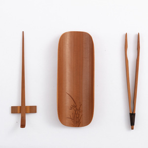 Juego de 4 cucharas de té de bambú talladas con motivos de ciruela, orquídea y crisantemo, pulidas a mano para la ceremonia del té. - Product Image 4