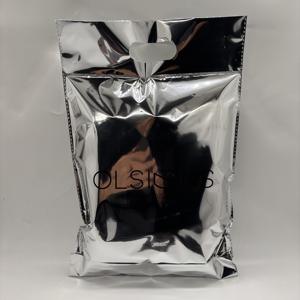 Sacs d'expédition en polyéthylène avec poignée argentée et logo personnalisé pour l'expédition de vêtements - Sacs d'expédition imperméables avec logo personnalisé - Product Image 3
