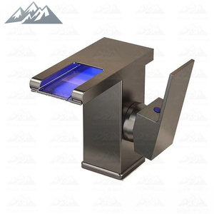 Robinet cascade LED Wayon pour lavabo, lavabo de comptoir, lavabo sous plan, robinet d'eau froide et chaude pour la maison - Product Image 2