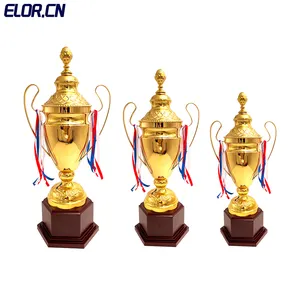 Piala logam dan dasar kayu cangkir emas brilian dengan tutup penghargaan olahraga dewasa terlaris