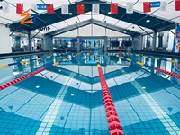 Tente de réception toutes saisons pour piscine et terrain de basketball/football, tente professionnelle pour complexe aquatique avec structure en alliage d'aluminium