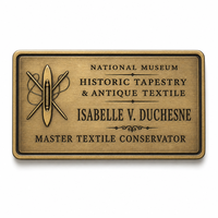 Emballage personnalisé direct usine pour badges nominatifs en laiton gravé avec support pour le personnel hôtelier, les équipes scolaires et les événements