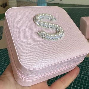 Portagioie per Anelli, Collane e Orecchini per Negozi all'Ingrosso Mini Organizzatore di Gioielli Portatile con Logo Personalizzato - Product Image 3