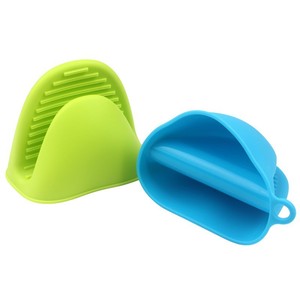 Silicone Anti Scalding Hand Clips Oven Safe 10cm <b>Red</b> Green Orange Blue Black For <b>Kitchen</b> Use - Product Image 2
