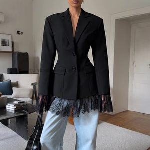 Haut de costume pour femme à manches longues, style blazer, uni, tissé, avec empiècements en dentelle noire et fermeture boutonnée - Product Image 1
