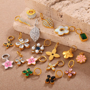 Pulsera de Acero Inoxidable 316L con Baño de Oro PVD de 14k/18k, Personalizable, con Dijes de Flores y Pedrería para Pulseras y Collares - Product Image 1