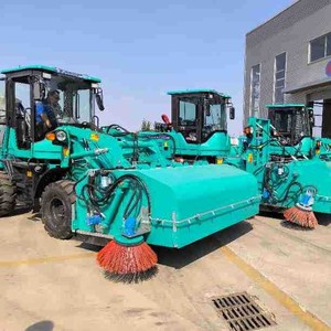 Véhicule de nettoyage de tunnels, balayeuse routière, moteur diesel 4x4, utilisation industrielle sur site d'usine - Product Image 2