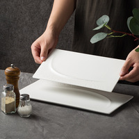 Assiette plate en céramique pour hôtel, motif soleil en relief, plat de service rectangulaire en porcelaine blanche pour steak, sushi et cuisine raffinée