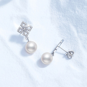 Boucles d'oreilles clous en argent sterling 925 avec moissanite et pendentifs en perle d'eau douce pour femmes, bijoux naturels - Product Image 3