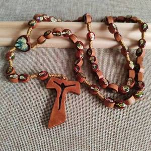 Venta al por mayor <span class=keywords><strong>de</strong></span> cuentas <span class=keywords><strong>de</strong></span> madera ovaladas collar <span class=keywords><strong>de</strong></span> Rosario religioso con epoxi santo, Rosario Católico con corazón <span class=keywords><strong>Virgen</strong></span> María centro <span class=keywords><strong>de</strong></span> mesa y Cruz - Product Image 2