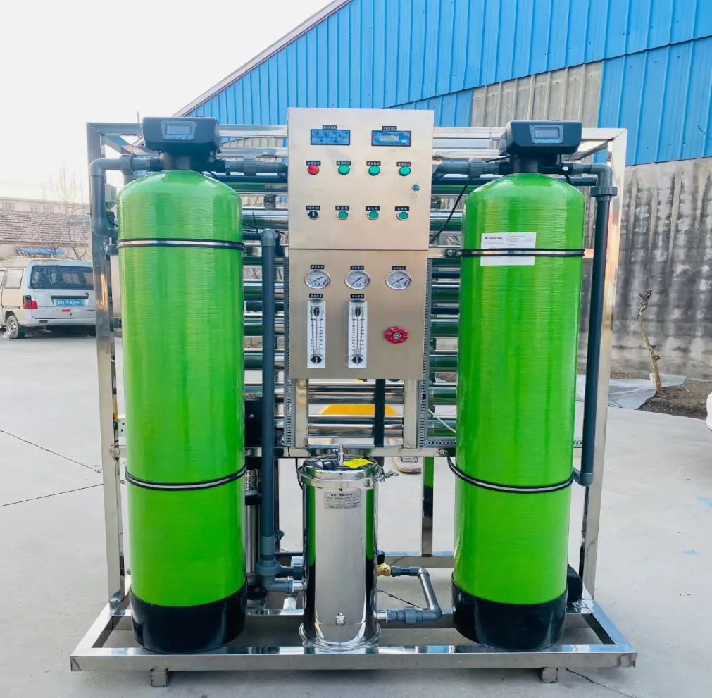 2000lph טיהור מכונה לטיפול במים אוסמוזה הפוכה מכונת שקיות מים מסוננים בקבוקי מים עסקי ברז קידוח מים