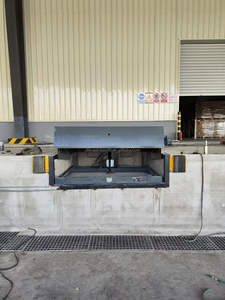 Rampe di Carico Fisse da 5/6/8 Tonnellate, Piattaforma Idraulica Stazionaria da 10/12/15 Tonnellate per Carico e Scarico Container - Product Image 4