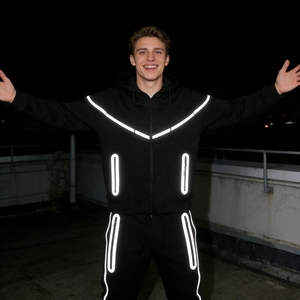 Ensemble de survêtement réfléchissant personnalisé <span class=keywords><strong>avec</strong></span> logo pour homme, en molleton technique, vêtements de sport urbains <span class=keywords><strong>avec</strong></span> bandes lumineuses – Fabricant - Product Image 3