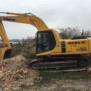 Chariot d'excavatrice Komatsu PC200 d'occasion robuste avec boîte de vitesses PLC, moteur et moteur Cummins - Poids opérationnel de 29 tonnes - Product Image 1