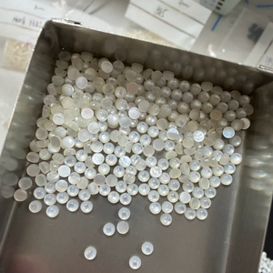 Perles rondes en nacre blanche de 2 mm et 8 mm pour la fabrication de bijoux - Product Image 5