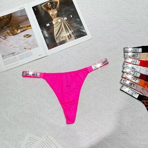 Heetverkopende sexy low waist thong sportbroekje met bilverheffende effect, naadloze fashion thong met strass steentjes voor dames - Product Image 4